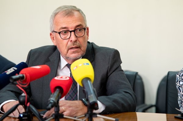 Zagreb: Izvanredna konferencija za medije na kojoj je potvrđen slučaj bedrenice