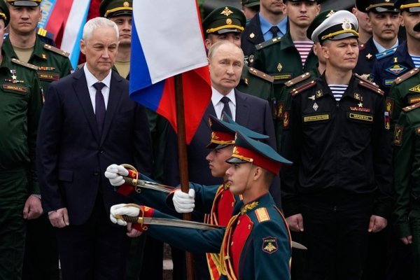 Vladimir Putin s vojskom