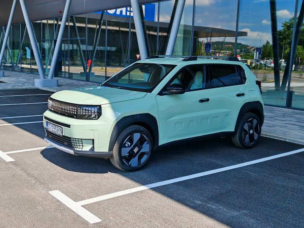 Fiat Grande Panda 1.2 110 e-Hybrid AT La Prima