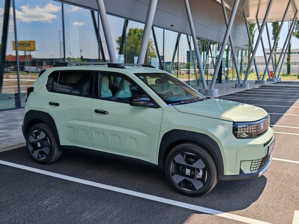 Fiat Grande Panda 1.2 110 e-Hybrid AT La Prima