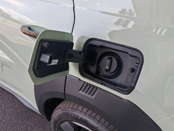 Fiat Grande Panda 1.2 110 e-Hybrid AT La Prima