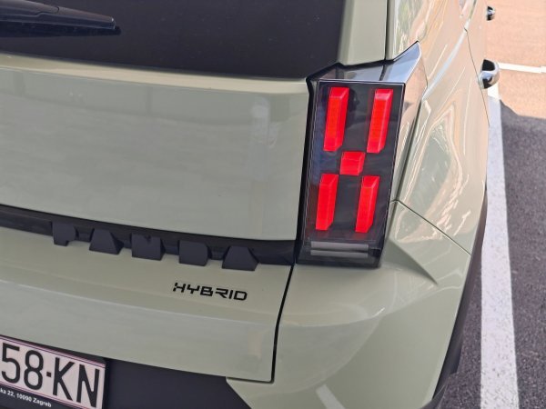 Fiat Grande Panda 1.2 110 e-Hybrid AT La Prima