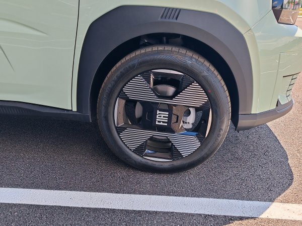 Fiat Grande Panda 1.2 110 e-Hybrid AT La Prima