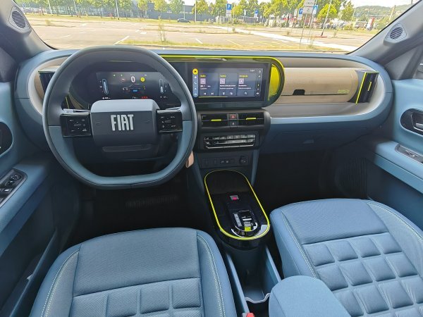 Fiat Grande Panda 1.2 110 e-Hybrid AT La Prima
