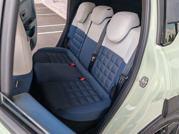 Fiat Grande Panda 1.2 110 e-Hybrid AT La Prima