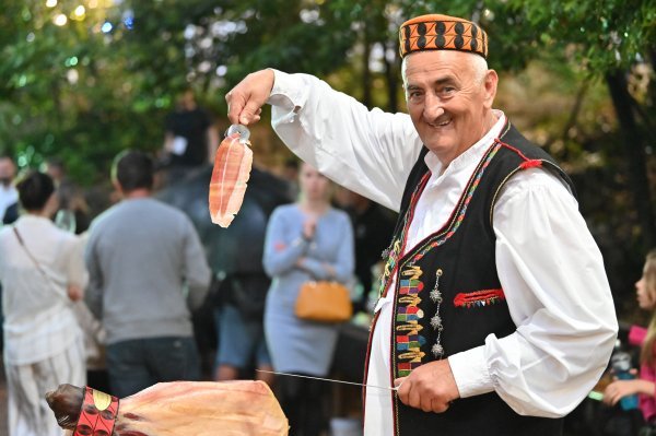Dani dalmatinskog pršuta i vina u Vrgorcu