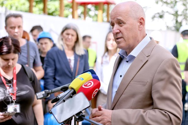 Branko Bačić, ministar graditeljstva