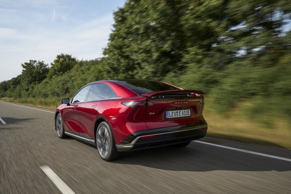 Mazda6e