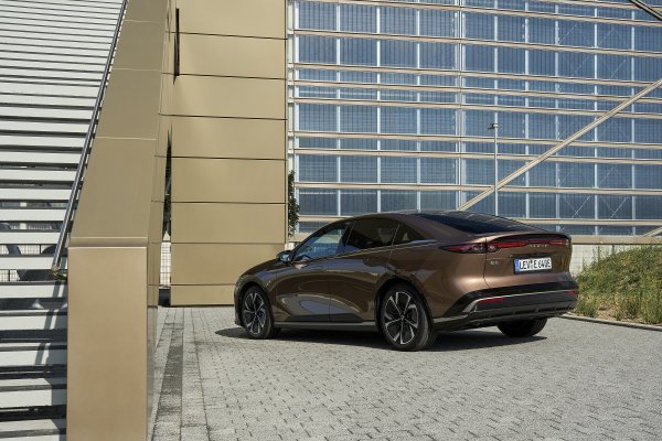 Mazda6e