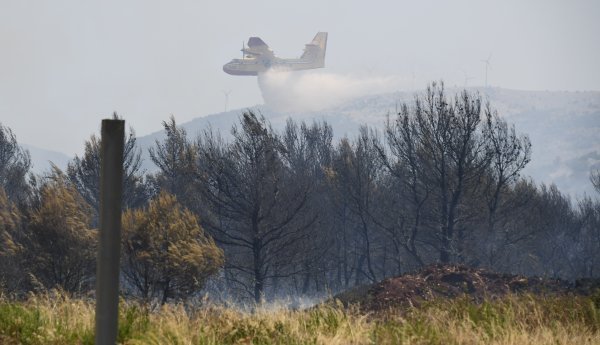 Veliki požar u industrijskoj zoni Podi