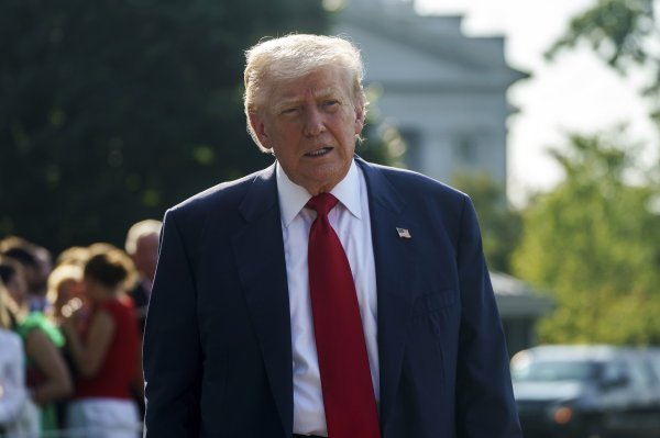 Donald Trump potpisao je novu uredbu o carinama