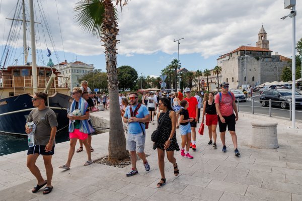 Padp otražnje za uslugama u turizmu dao je negativni predznak ekonomskoj klimi u Hrvatskoj