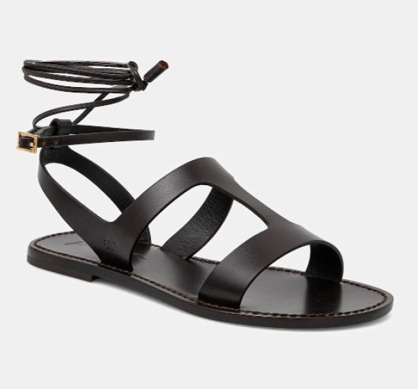 Efektne rimljanke koje nosi Nina Badrić pronašli smo u kolekciji brenda Weekend Max Mara.