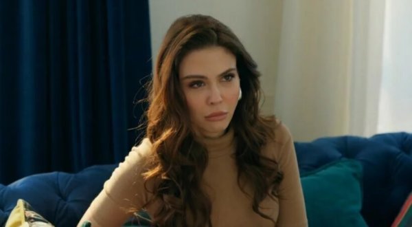 Dilara Aksuyek kao Serap