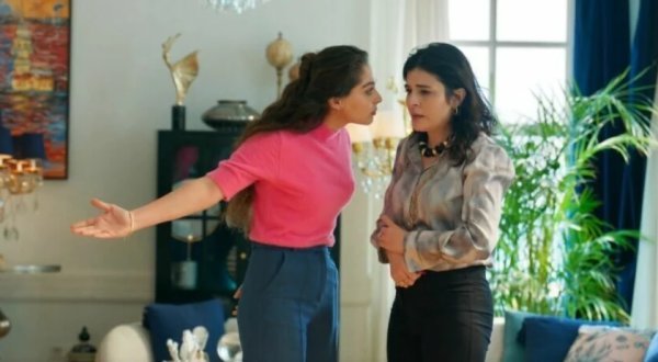 Leyla i Nur (Gonca Vuslateri)