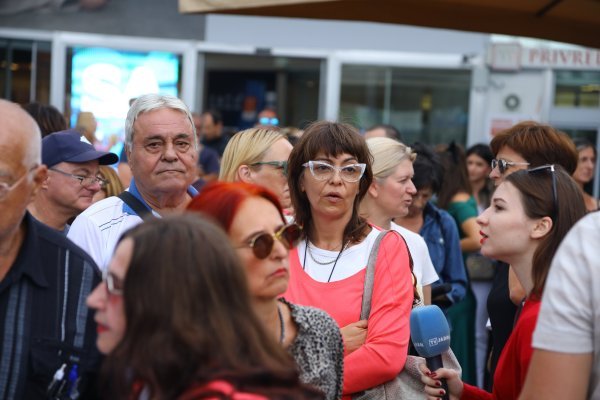 Prosvjed gradjana ispred Joker zbog broda Moby Drea s azbestom