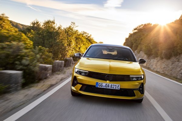 Opel Astra Plug-in Hybrid sa 196 KS (144 kW) sistemske snage