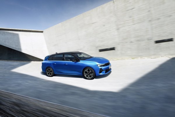 Opel Astra Sports Tourer Plug-in Hybrid sa 196 KS (144 kW) sistemske snage