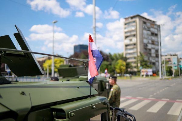 Vojni mimohod u Zagrebu: Izlazak vozila iz vojarne '1. gardijske brigade Tigrovi - Croatia'