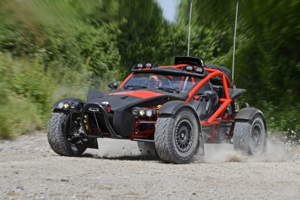 Britanski maloserijski dvosjed za ozbilju zabavu: Pogledajte što može Ariel Nomad 2 na stazi i off-roadu