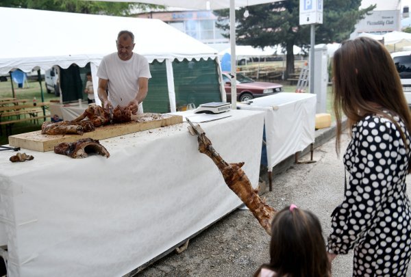 Okupljanje ljudi u Sinju uoči 310. Sinjske alke