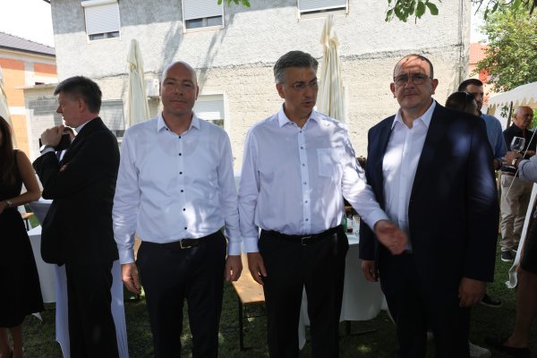 Premijer Andrej Plenković kod alkarskog vojvode Marija Šušnjare (2)