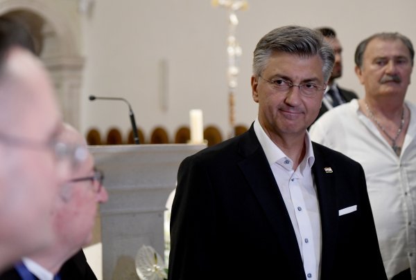 Državni vrh na molitvi u svetištu Gospe Sinjske