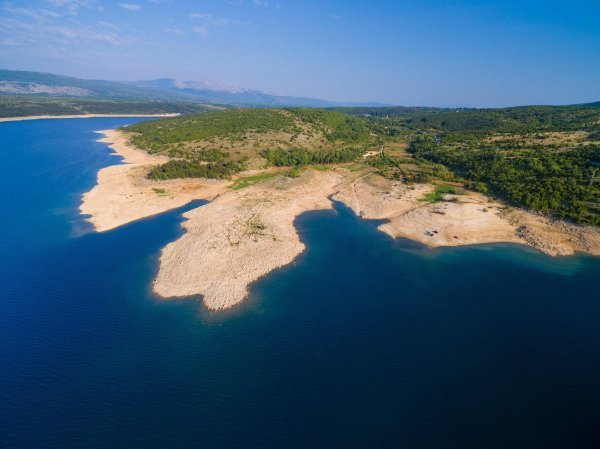 Jezero Peruća