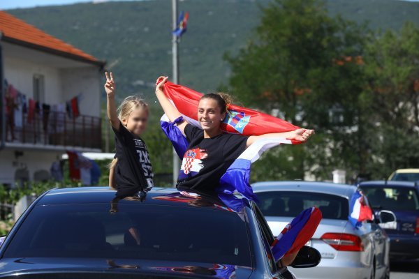 Kolona od Dugopolja do Sinja