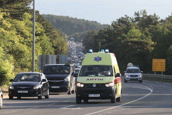 Kolone automobila iz Sinja