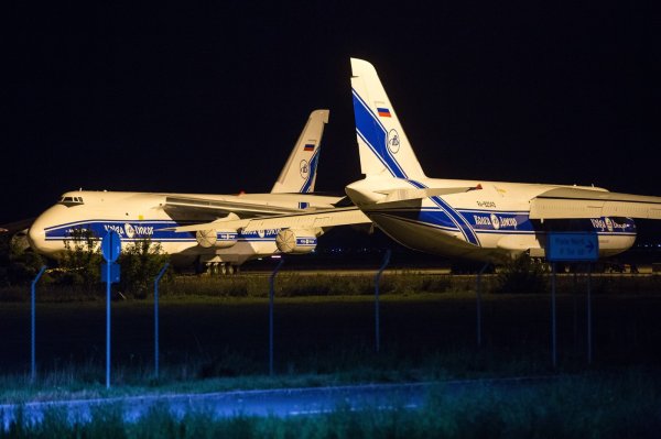 Antonov AN-124