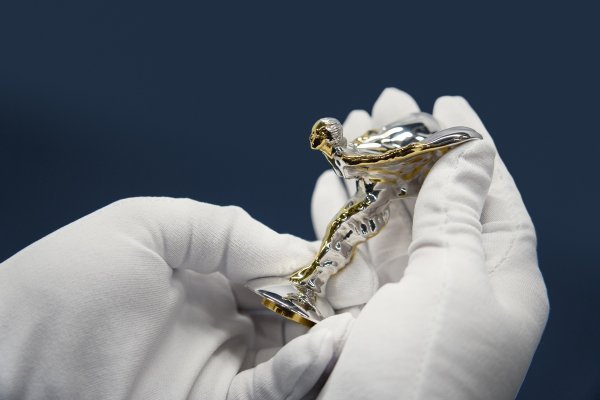 ROLLS-ROYCE PHANTOM GOLDFINGER, SPIRIT OF ECSTASY