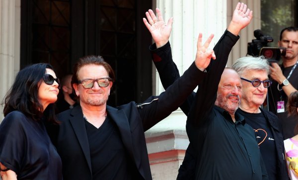 Bono Vox sa suprugom i direktorom festivala Mirsadom Purivatrom na Sarajevo Film Festivalu