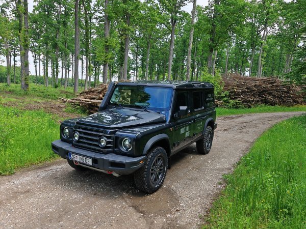 INEOS Grenadier Trialmaster 3.0 Turbo Diesel 8AT SW