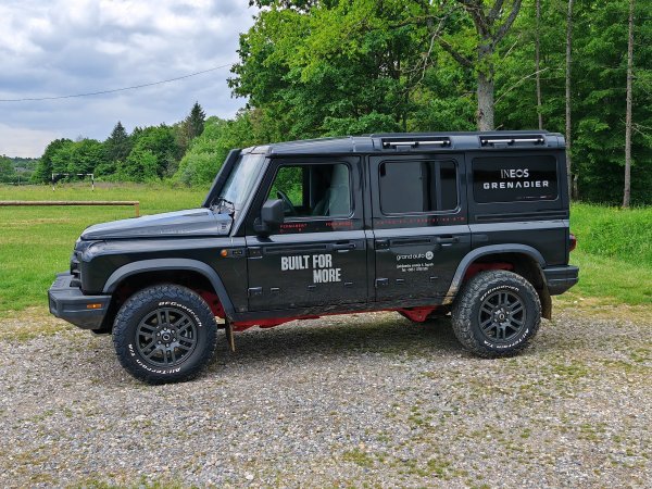 INEOS Grenadier Trialmaster 3.0 Turbo Diesel 8AT SW