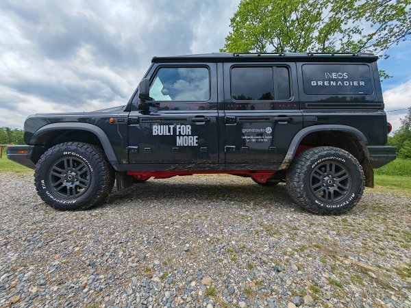 INEOS Grenadier Trialmaster 3.0 Turbo Diesel 8AT SW