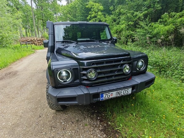 INEOS Grenadier Trialmaster 3.0 Turbo Diesel 8AT SW - ima prednja, dnevna i stražnja LED svjetla