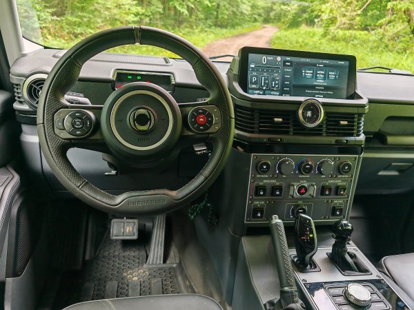 INEOS Grenadier Trialmaster 3.0 Turbo Diesel 8AT SW