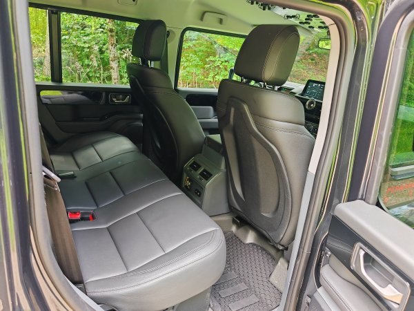 INEOS Grenadier Trialmaster 3.0 Turbo Diesel 8AT SW