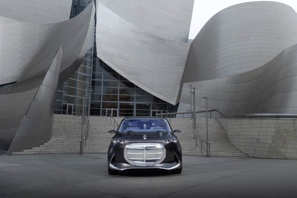 Mercedes-Benzov Vision V izložbeno vozilo