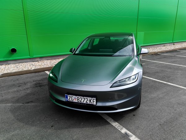 Tesla Model 3 Long Range Rear-Wheel Drive