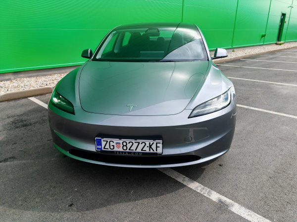 Tesla Model 3 Long Range Rear-Wheel Drive