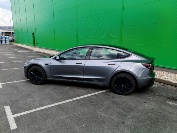 Tesla Model 3 Long Range Rear-Wheel Drive