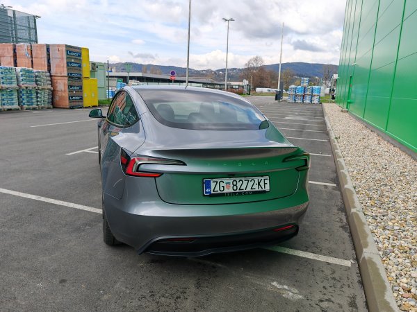Tesla Model 3 Long Range Rear-Wheel Drive
