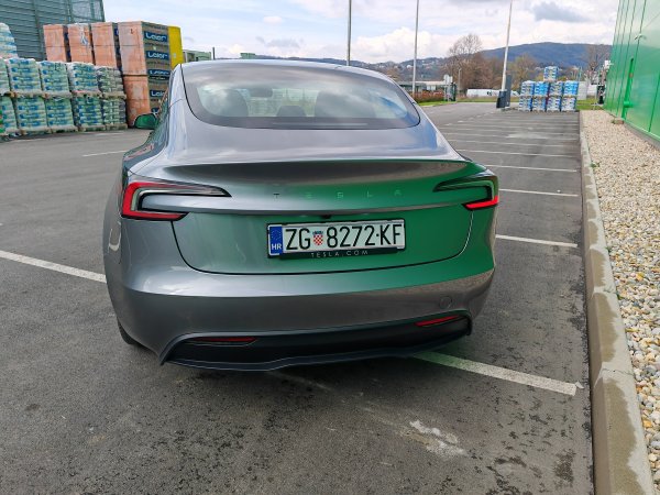 Tesla Model 3 Long Range Rear-Wheel Drive
