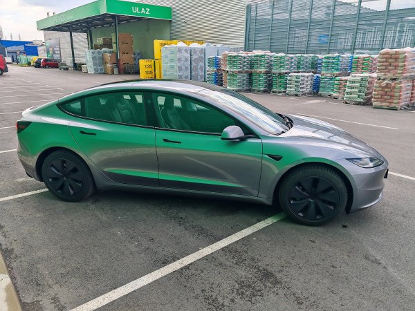 Tesla Model 3 Long Range Rear-Wheel Drive
