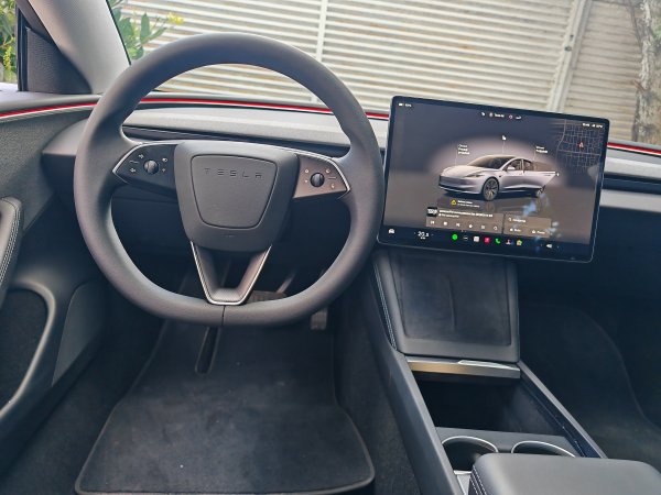 Tesla Model 3 Long Range Rear-Wheel Drive