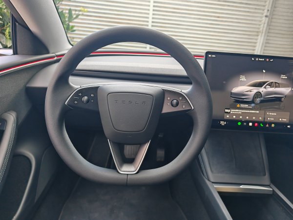 Tesla Model 3 Long Range Rear-Wheel Drive