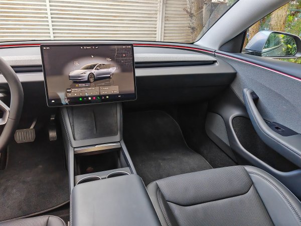 Tesla Model 3 Long Range Rear-Wheel Drive