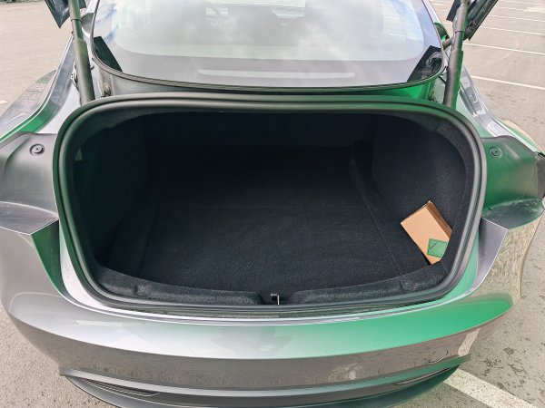 Tesla Model 3 Long Range Rear-Wheel Drive